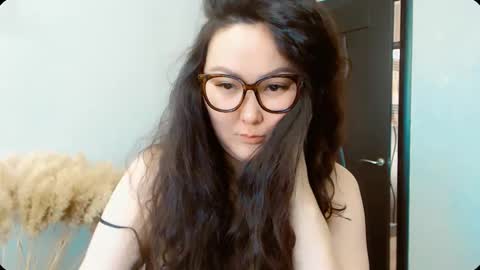 Snapshot of dalidayes chatting on October 18, 2025, 6:16 am Dali online show from October 18, 2025, 6:16 am