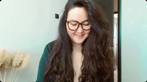 Snapshot of dalidayes chatting on November 15, 2025, 5:49 am Dali online show from November 15, 2025, 5:49 am