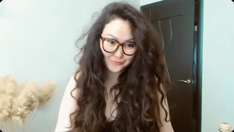 Snapshot of dalidayes chatting on April 5, 2026, 6:32 am Dali online show from April 5, 2026, 6:32 am