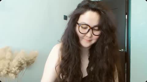 Snapshot of dalidayes chatting on April 6, 2026, 5:41 am Dali online show from April 6, 2026, 5:41 am