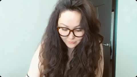 Snapshot of dalidayes chatting on April 8, 2026, 6:24 am Dali online show from April 8, 2026, 6:24 am