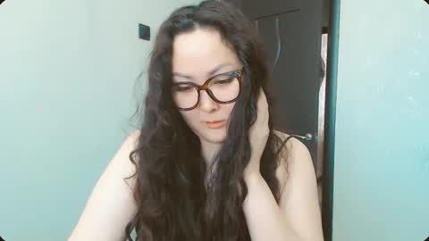 Snapshot of dalidayes chatting on April 12, 2026, 4:39 am Dali online show from April 12, 2026, 4:39 am