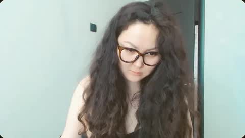 Snapshot of dalidayes chatting on April 13, 2026, 5:35 am Dali online show from April 13, 2026, 5:35 am