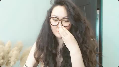 Snapshot of dalidayes chatting on April 15, 2026, 6:31 am Dali online show from April 15, 2026, 6:31 am