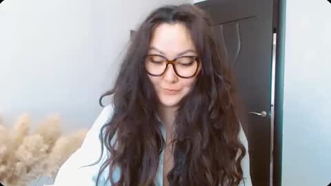 Snapshot of dalidayes chatting on April 19, 2026, 5:40 am Dali online show from April 19, 2026, 5:40 am
