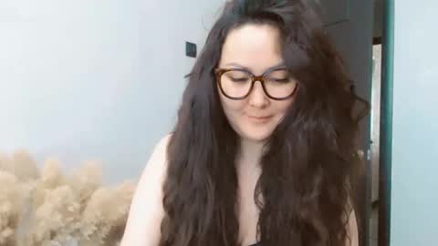 Snapshot of dalidayes chatting on May 17, 2026, 4:32 am Dali online show from May 17, 2026, 4:32 am