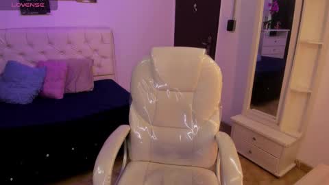 Snapshot of dalilah_420 chatting on December 2, 2025, 7:53 pm dalilah_420 online show from December 2, 2025, 7:53 pm