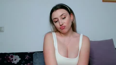 Snapshot of dalyana22 chatting on April 22, 2026, 9:05 pm Maria online show from April 22, 2026, 9:05 pm