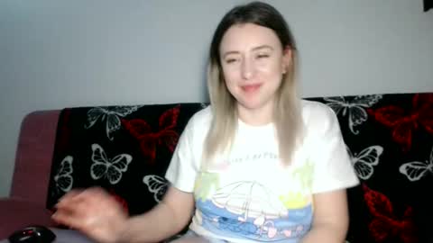 Snapshot of dalyana22 chatting on April 25, 2026, 9:23 pm Maria online show from April 25, 2026, 9:23 pm