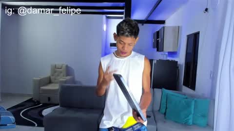 damar_felipe online show from February 10, 2025, 5:03 am