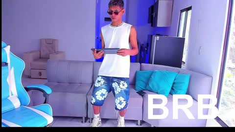 damar_felipe online show from February 21, 2025, 5:35 am