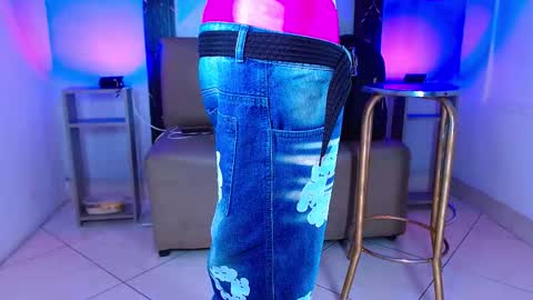 damar_felipe online show from September 25, 2025, 5:11 am