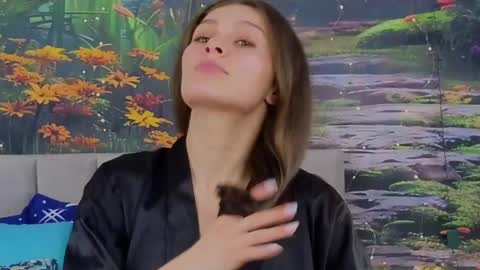 Snapshot of damedefeu chatting on January 23, 2025, 12:19 pm damedefeu online show from January 23, 2025, 12:19 pm