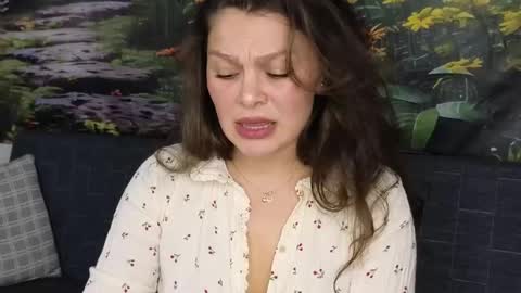 Snapshot of damedefeu chatting on November 8, 2025, 12:27 pm damedefeu online show from November 8, 2025, 12:27 pm