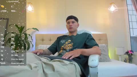 Snapshot of damian23_ chatting on January 16, 2025, 12:20 pm DAMIAN online show from January 16, 2025, 12:20 pm