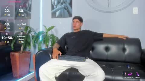 Snapshot of damian23_ chatting on February 9, 2025, 3:11 am DAMIAN online show from February 9, 2025, 3:11 am