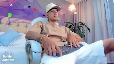 Snapshot of damian23_ chatting on October 7, 2025, 3:20 pm DAMIAN online show from October 7, 2025, 3:20 pm