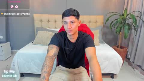 Snapshot of damian23_ chatting on October 16, 2025, 10:27 am DAMIAN online show from October 16, 2025, 10:27 am