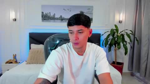 Snapshot of damian23_ chatting on November 24, 2025, 12:05 pm DAMIAN online show from November 24, 2025, 12:05 pm