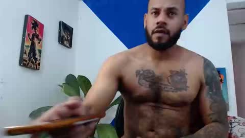 damian64436171 online show from January 10, 2025, 5:13 pm