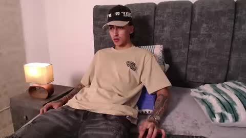 damian_acosta_ online show from July 14, 2026, 5:23 am