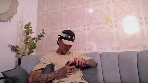 damian_acosta_ online show from July 21, 2026, 5:43 am