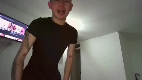 Snapshot of damian_de chatting on February 18, 2025, 11:52 pm damian_de online show from February 18, 2025, 11:52 pm