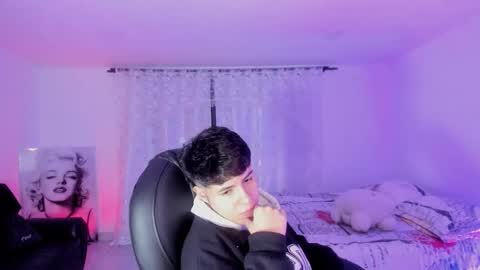 Damian Doll online show from January 7, 2026, 3:42 am