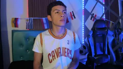 Snapshot of damian_foster chatting on July 10, 2026, 3:55 am mike online show from July 10, 2026, 3:55 am