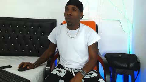 damian_hart_24cm online show from October 23, 2025, 10:41 pm