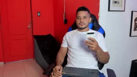 DAMIAN LUX online show from May 10, 2026, 12:21 pm