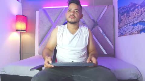 DAMIAN LUX online show from May 20, 2026, 12:22 pm