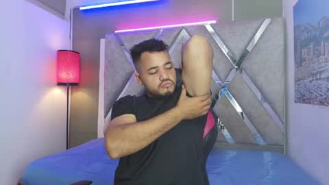 DAMIAN LUX online show from May 22, 2026, 12:33 pm