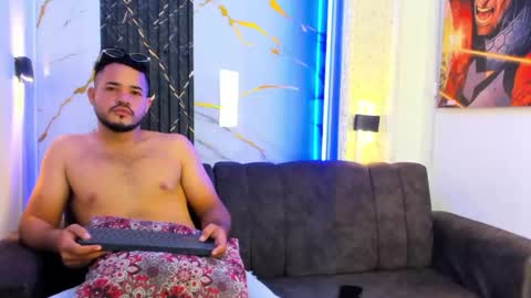 DAMIAN LUX online show from May 26, 2026, 12:34 pm