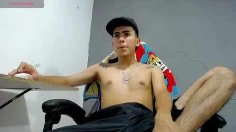 damien_444 online show from April 18, 2026, 10:21 pm