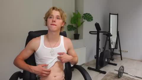 DAMIEN DALLAS online show from July 28, 2026, 8:52 pm