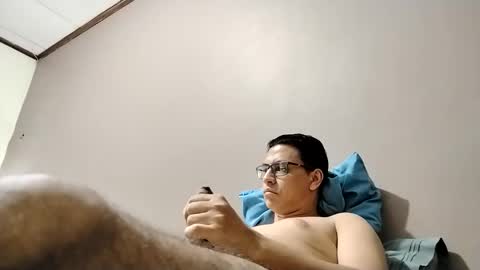 Snapshot of damnsexy0102 chatting on June 1, 2026, 2:46 am DamnSexy0102 online show from June 1, 2026, 2:46 am