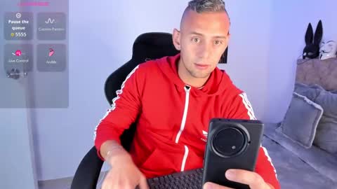 Snapshot of damon_baker0 chatting on October 3, 2025, 3:42 pm Damon bakert online show from October 3, 2025, 3:42 pm