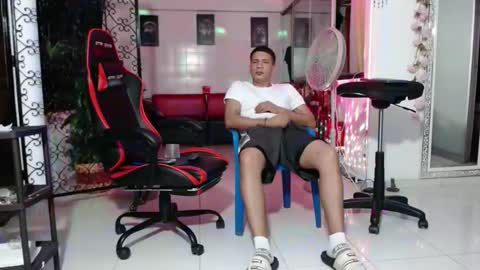 damyan_2003 online show from January 5, 2025, 1:13 am