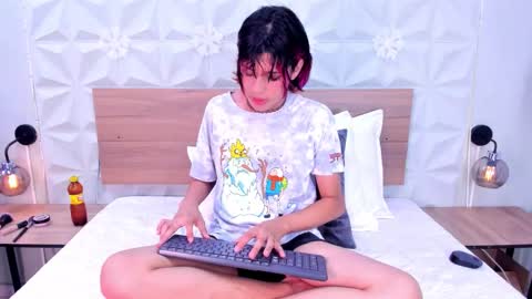 D A N online show from December 5, 2025, 1:03 am