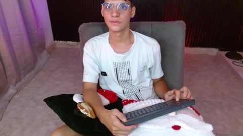 Daniel  online show from November 20, 2025, 1:39 am