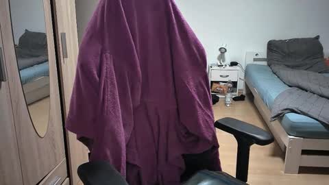 King Dan online show from September 10, 2025, 7:36 pm