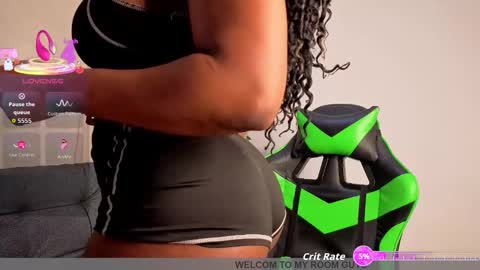 Danna  online show from December 3, 2025, 9:02 pm