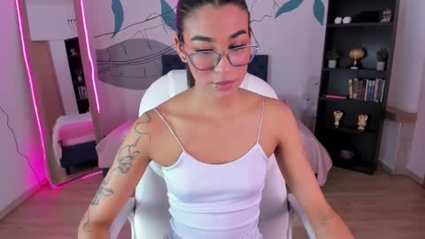 dana_paula online show from November 23, 2025, 11:21 am