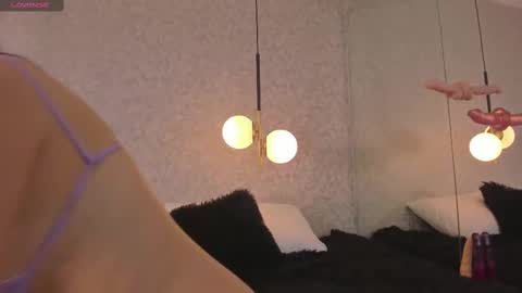    online show from September 25, 2025, 8:34 pm