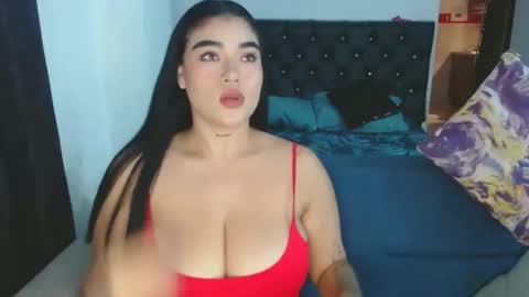 Snapshot of danessa_cruz chatting on November 6, 2025, 12:11 am Danessa online show from November 6, 2025, 12:11 am