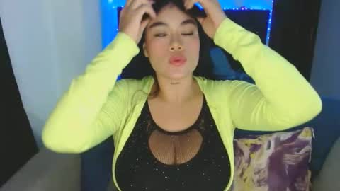 Snapshot of danessa_cruz chatting on November 7, 2025, 2:44 am Danessa online show from November 7, 2025, 2:44 am