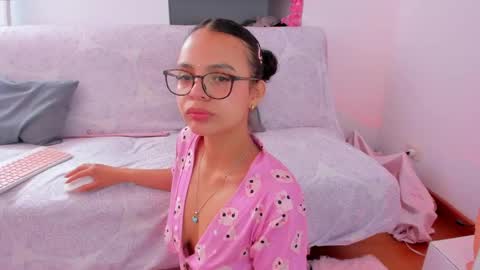 Snapshot of danessacronin chatting on May 12, 2026, 5:21 pm Danesa online show from May 12, 2026, 5:21 pm