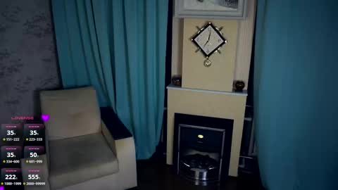 Astrid online show from October 19, 2025, 7:36 pm