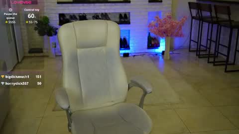 dani_kittys online show from July 28, 2026, 2:13 pm